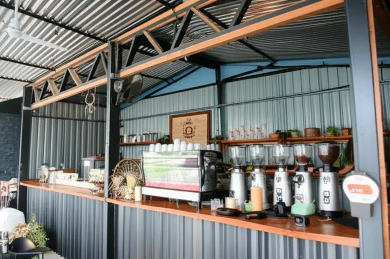 ทำความรู้จักร้านกาแฟน็อคดาวน์ ชัยภูมิ — ประวัติ คอนเซ็ปต์ เมนูเด่น และทำไมจึงเป็นจุดเช็คอินยอดฮิต